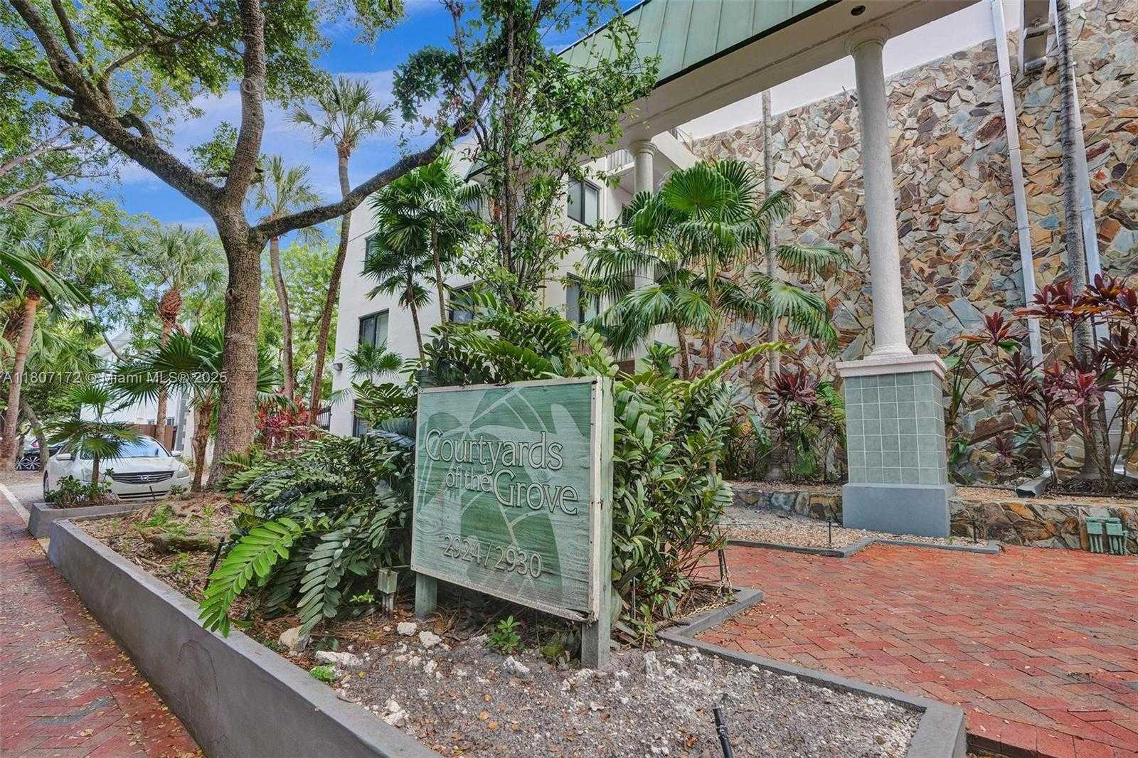 Small Image of 2924 DAY AVE #PH4N, Coconut Grove Number 15