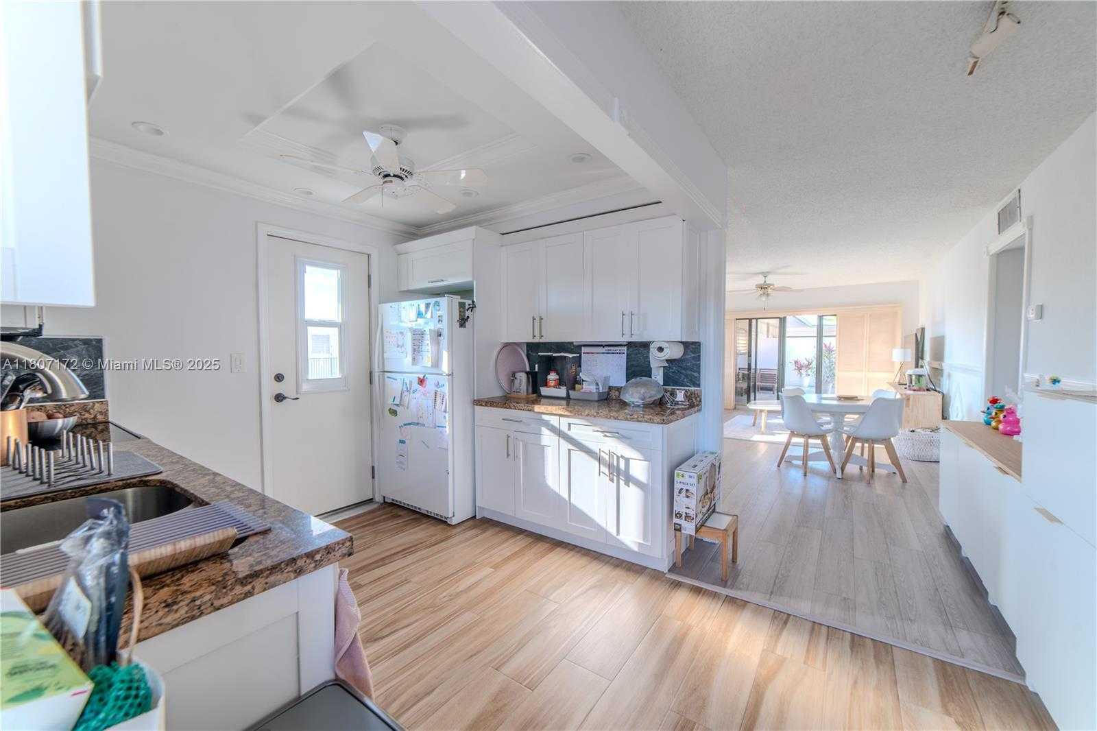 Small Image of 2924 DAY AVE #PH4N, Coconut Grove Number 22