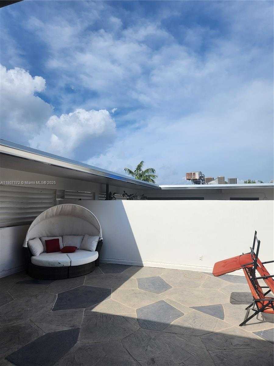 Small Image of 2924 DAY AVE #PH4N, Coconut Grove Number 24