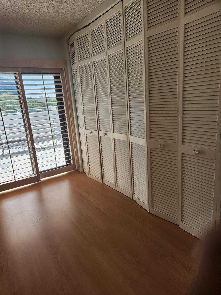 Small Image of 2924 DAY AVE #PH4N, Coconut Grove Number 42