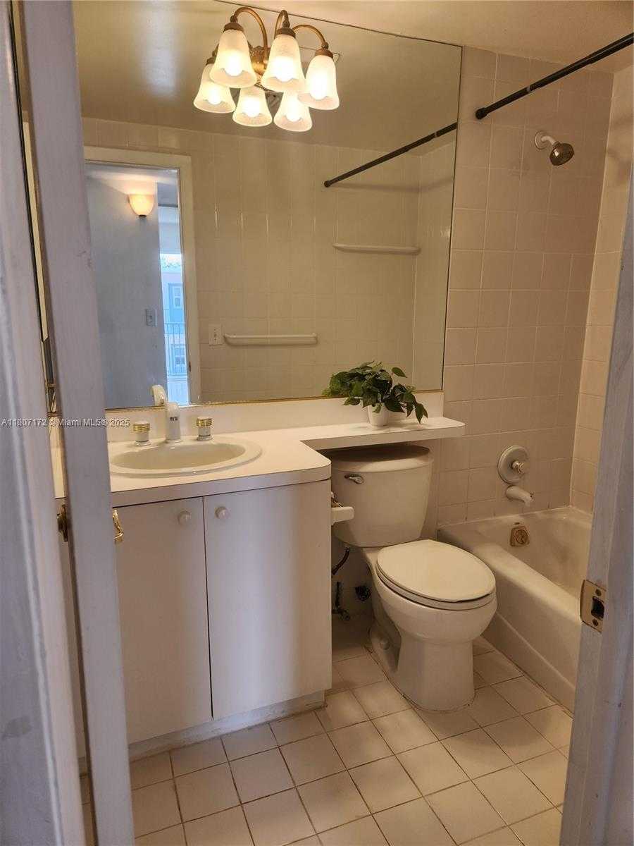 Small Image of 2924 DAY AVE #PH4N, Coconut Grove Number 44