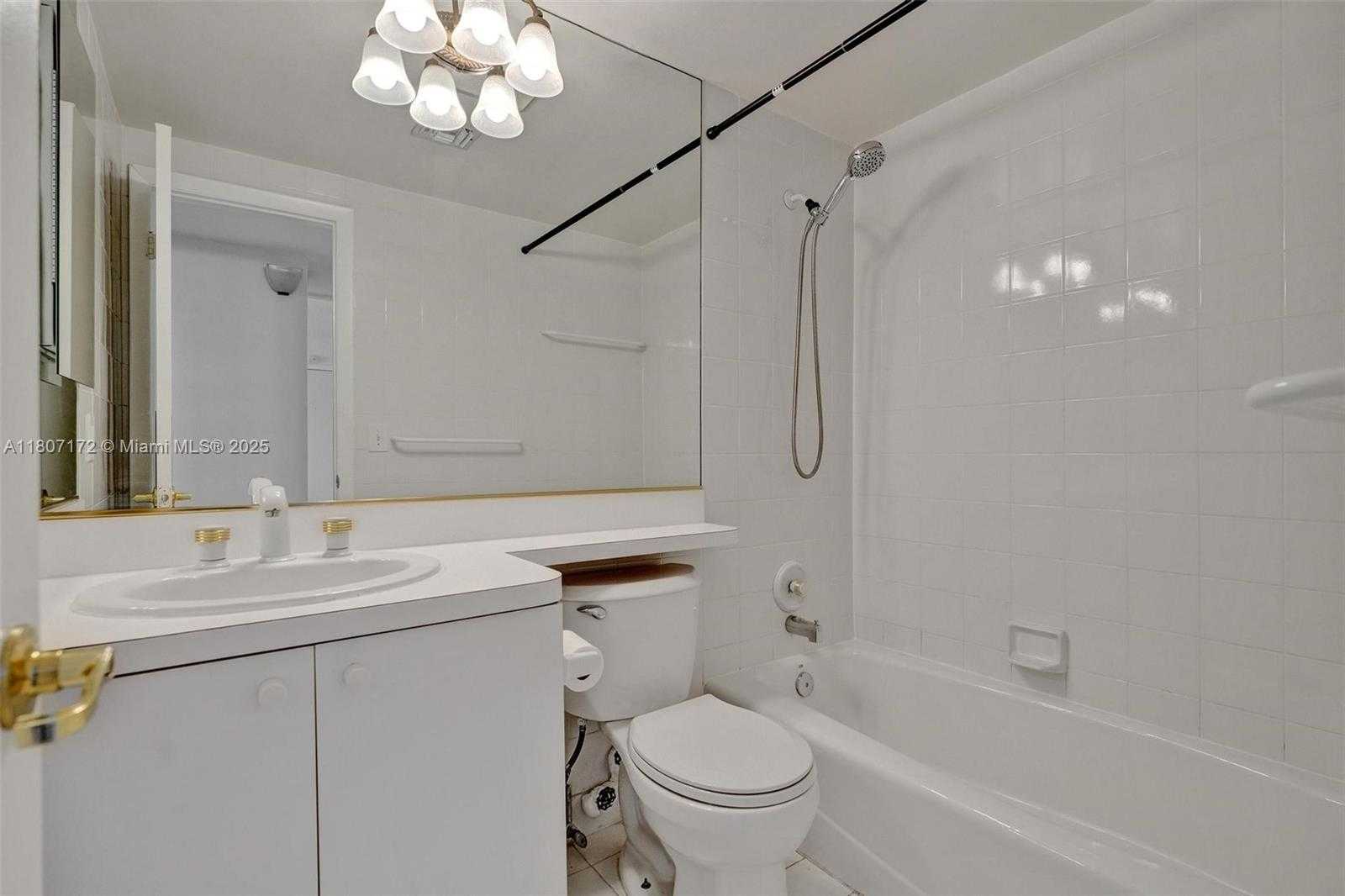 Small Image of 2924 DAY AVE #PH4N, Coconut Grove Number 5