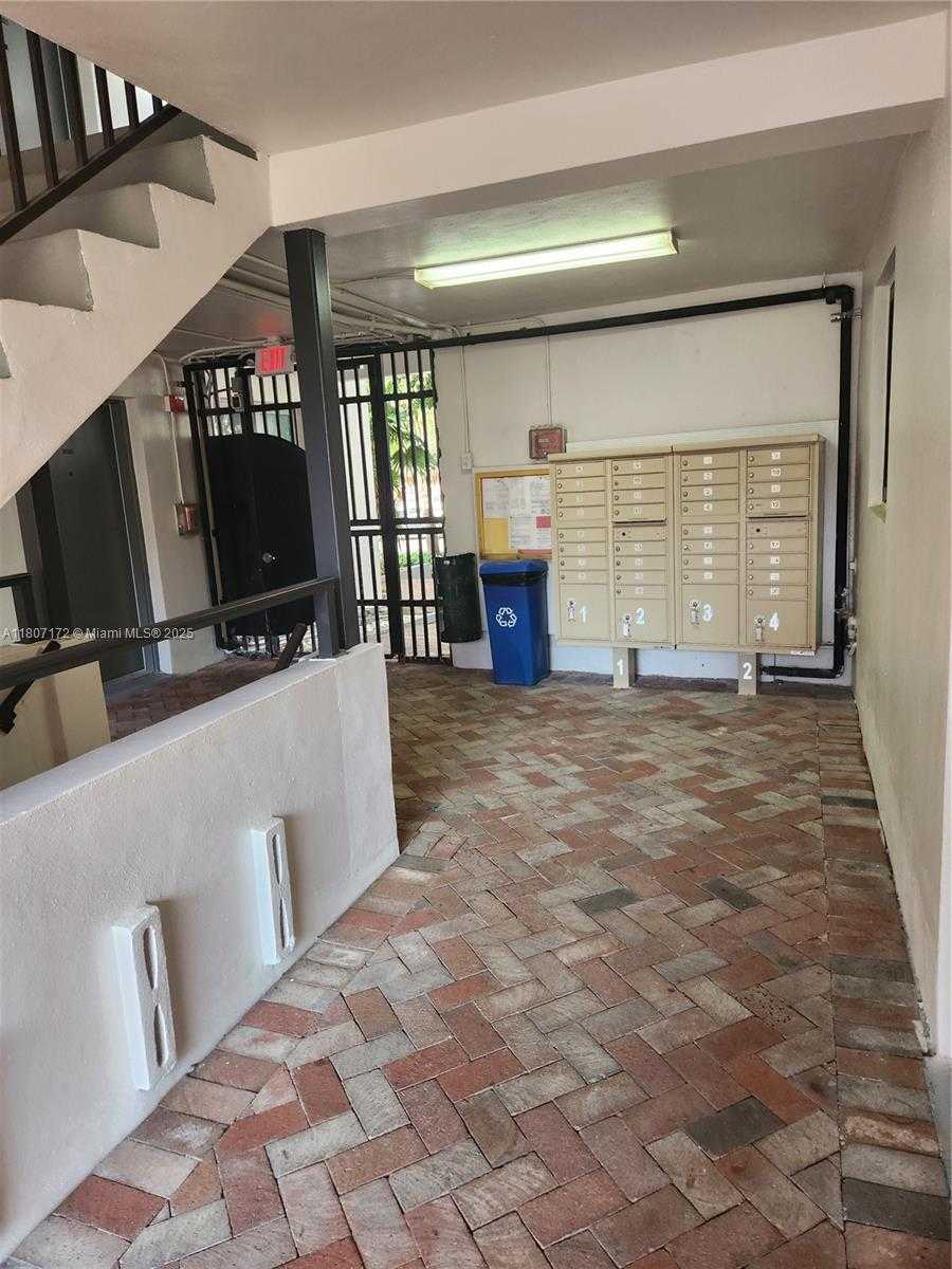 Small Image of 2924 DAY AVE #PH4N, Coconut Grove Number 53