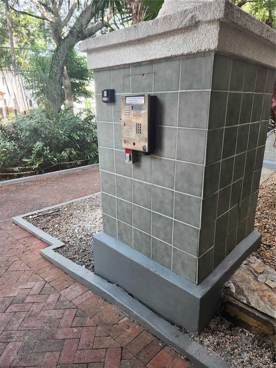 Small Image of 2924 DAY AVE #PH4N, Coconut Grove Number 54