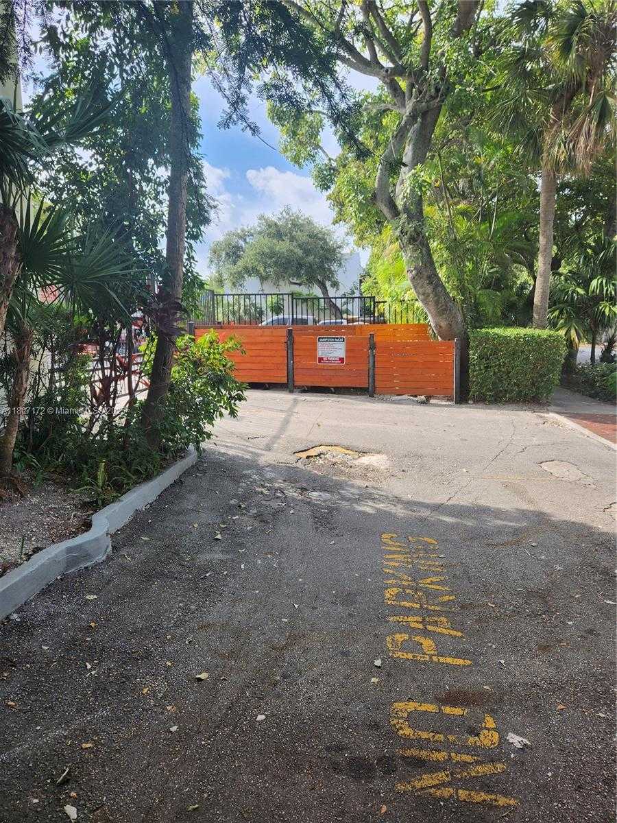 Small Image of 2924 DAY AVE #PH4N, Coconut Grove Number 56