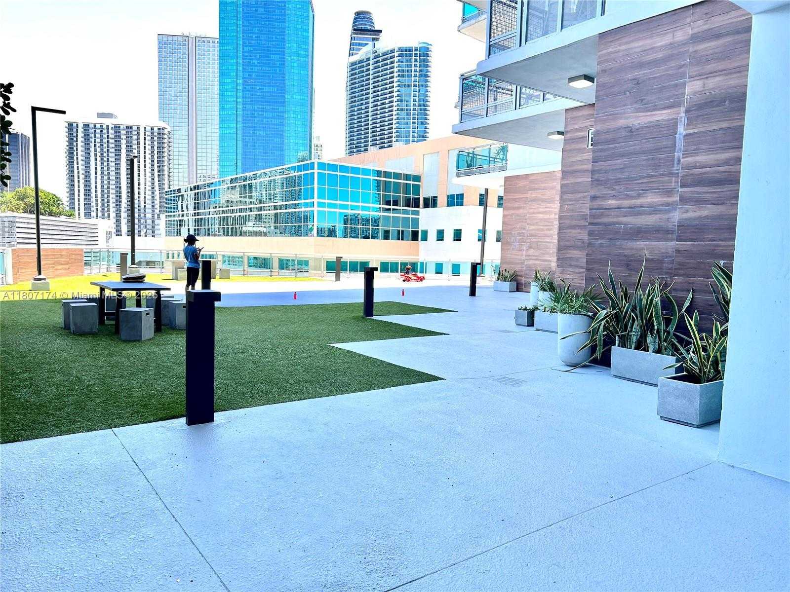 Small Image of 350 SOUTH MIAMI AVE #3013, Miami Number 23
