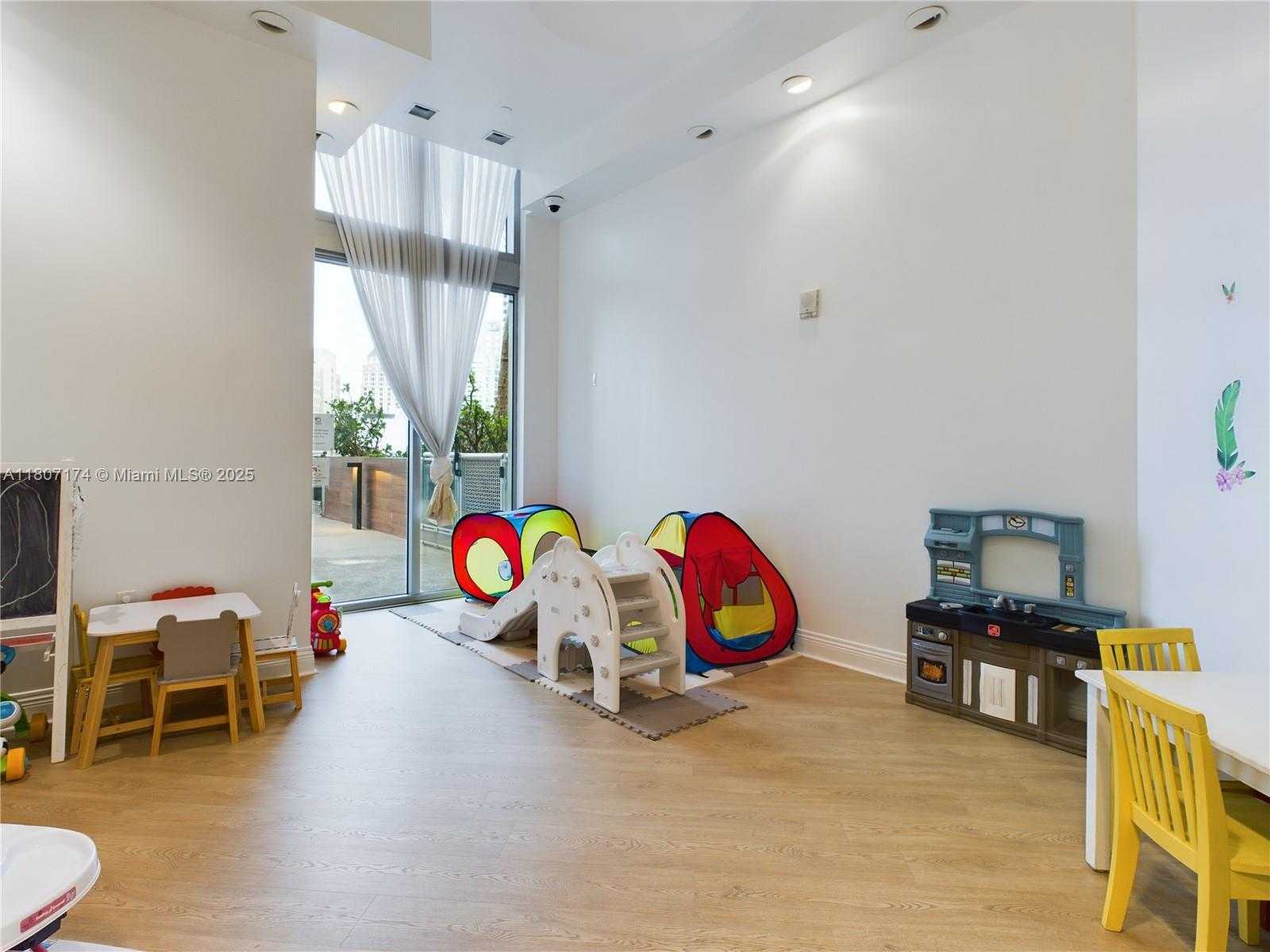 Small Image of 350 SOUTH MIAMI AVE #3013, Miami Number 28