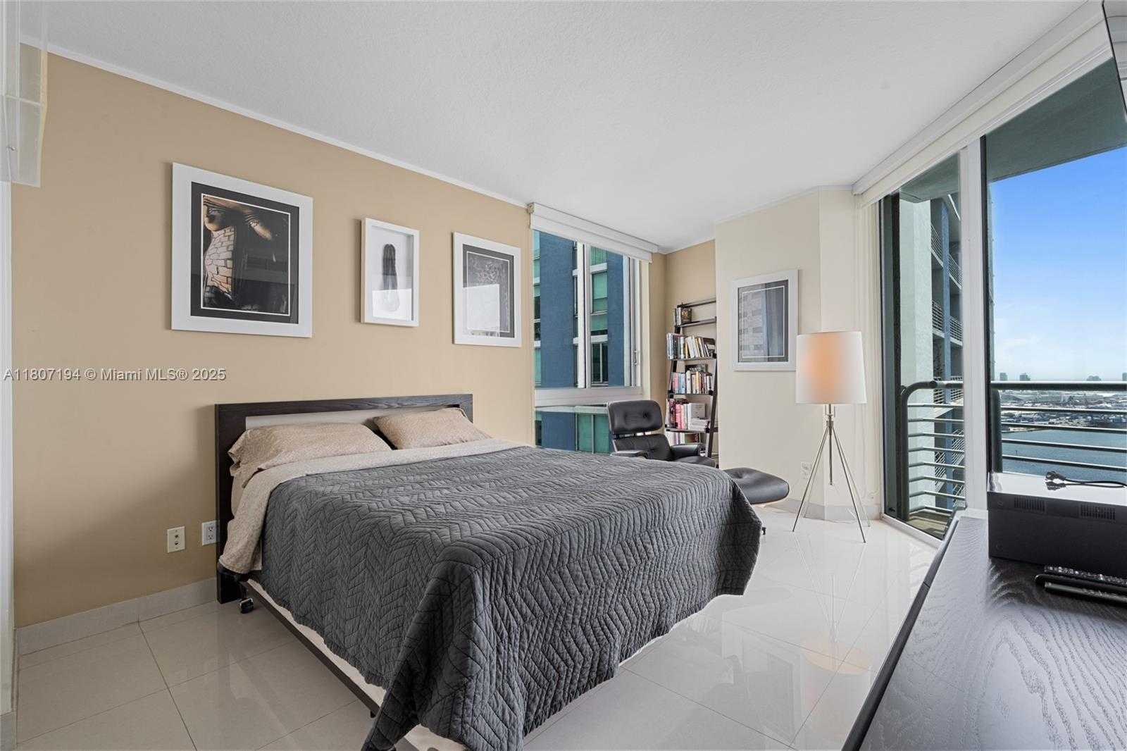 Small Image of 325 SOUTH BISCAYNE BLVD #3926, Miami Number 18
