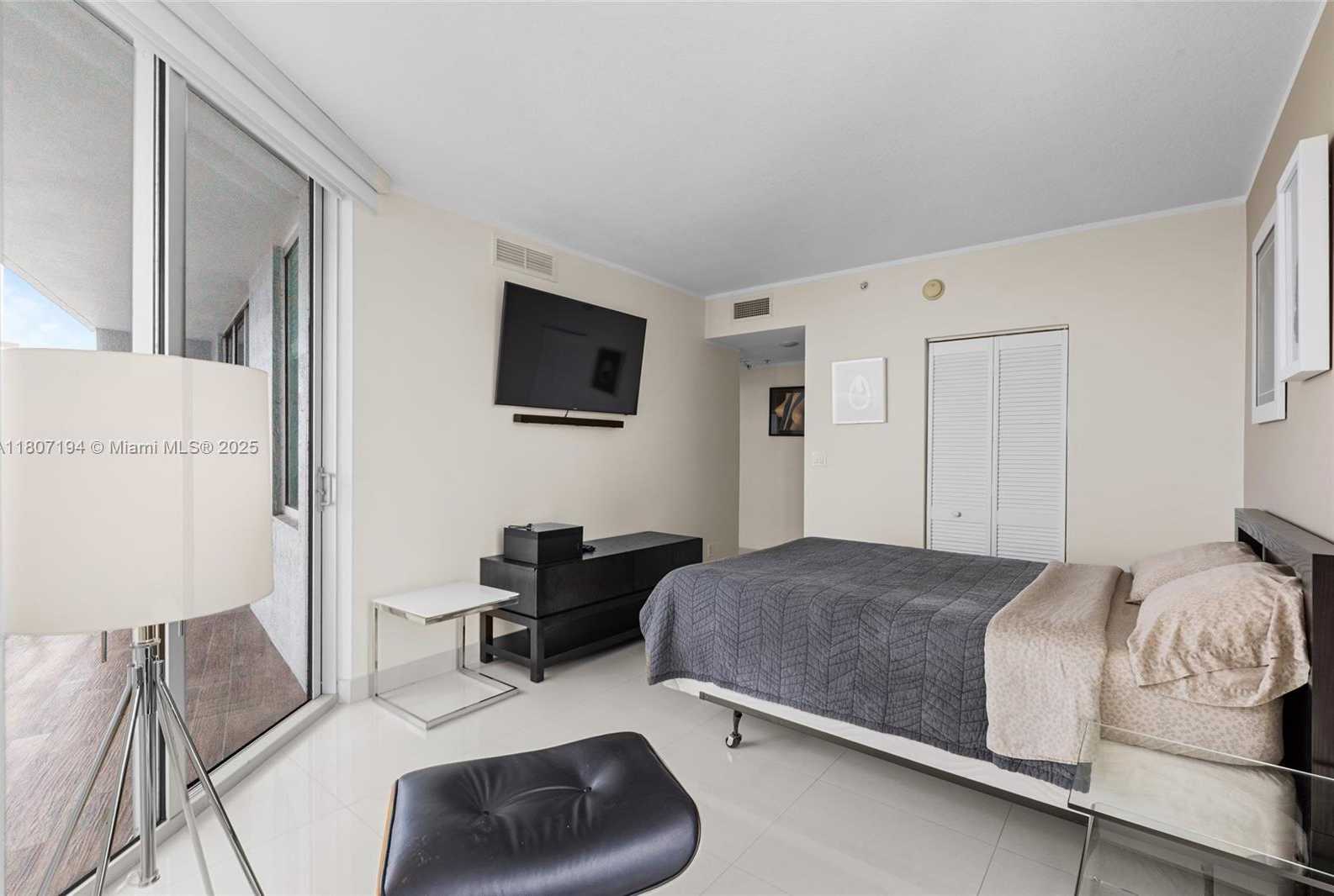 Small Image of 325 SOUTH BISCAYNE BLVD #3926, Miami Number 21