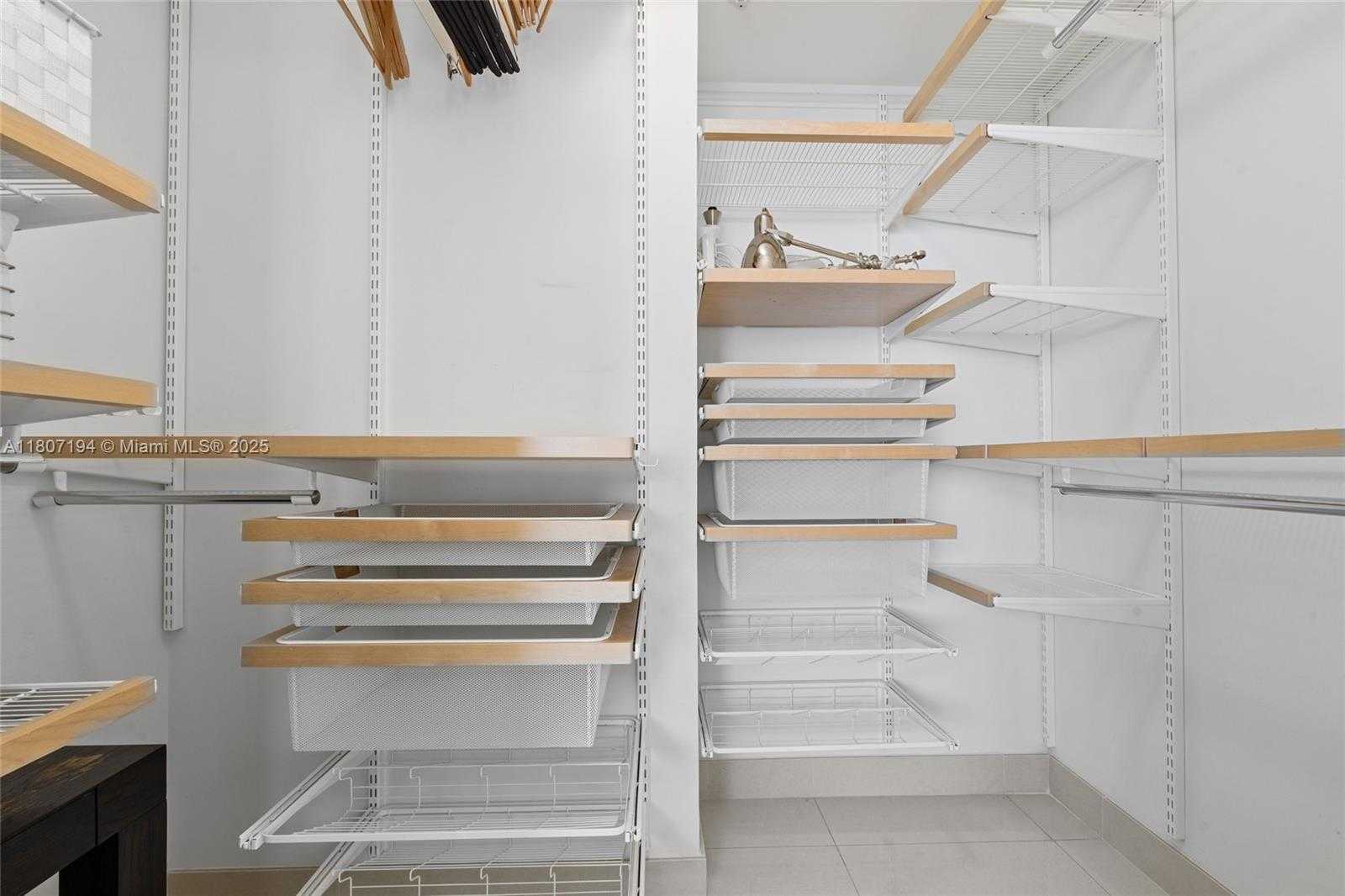 Small Image of 325 SOUTH BISCAYNE BLVD #3926, Miami Number 22
