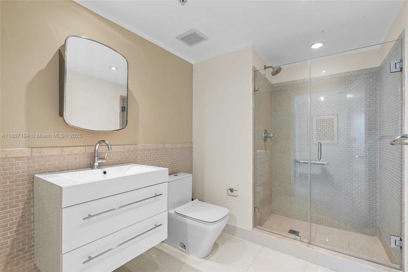Small Image of 325 SOUTH BISCAYNE BLVD #3926, Miami Number 23