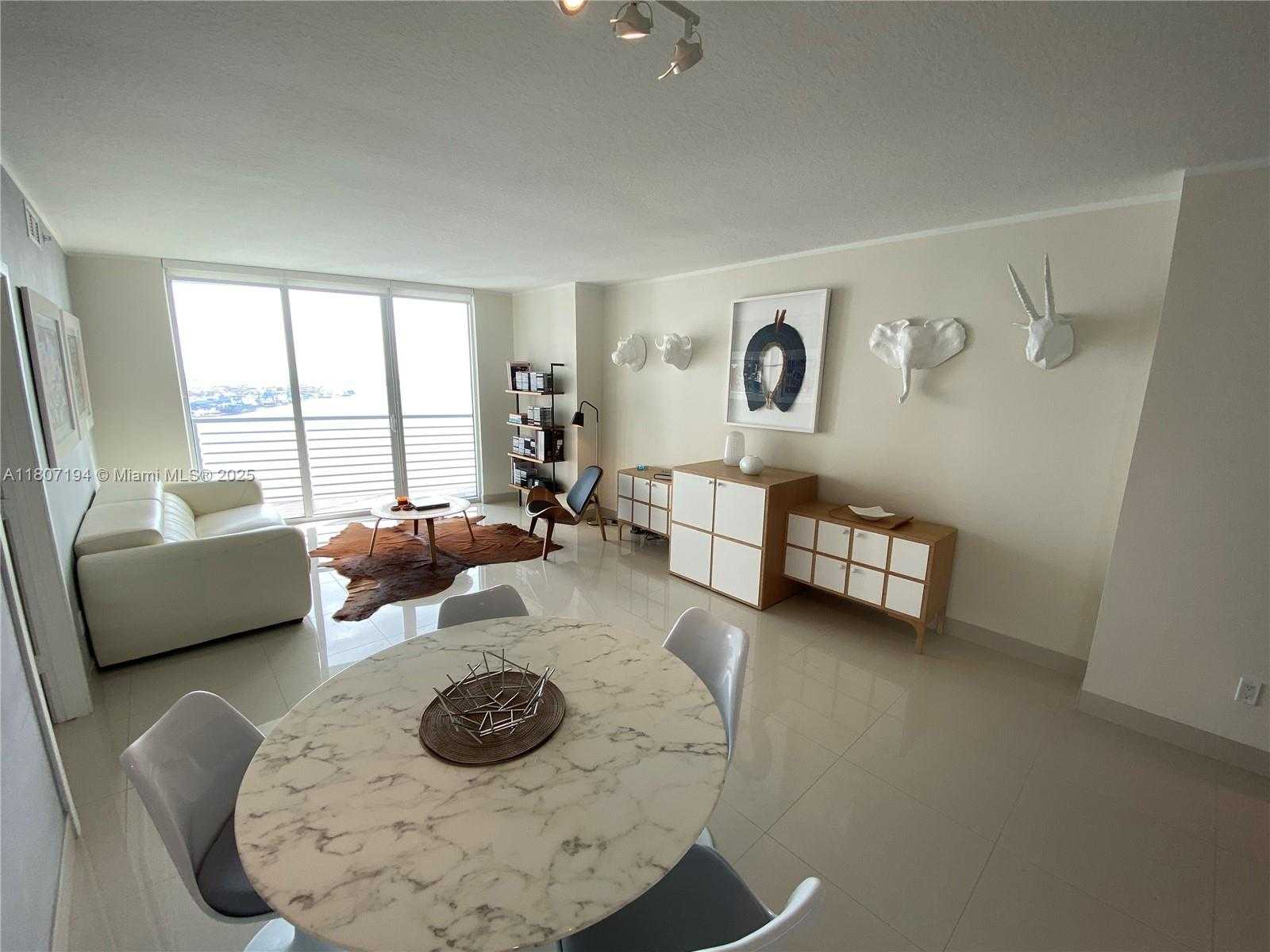 Small Image of 325 SOUTH BISCAYNE BLVD #3926, Miami Number 4