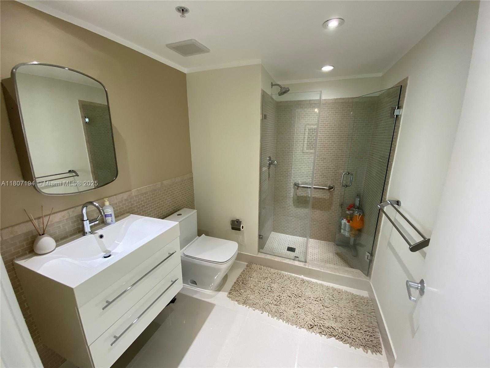 Small Image of 325 SOUTH BISCAYNE BLVD #3926, Miami Number 6