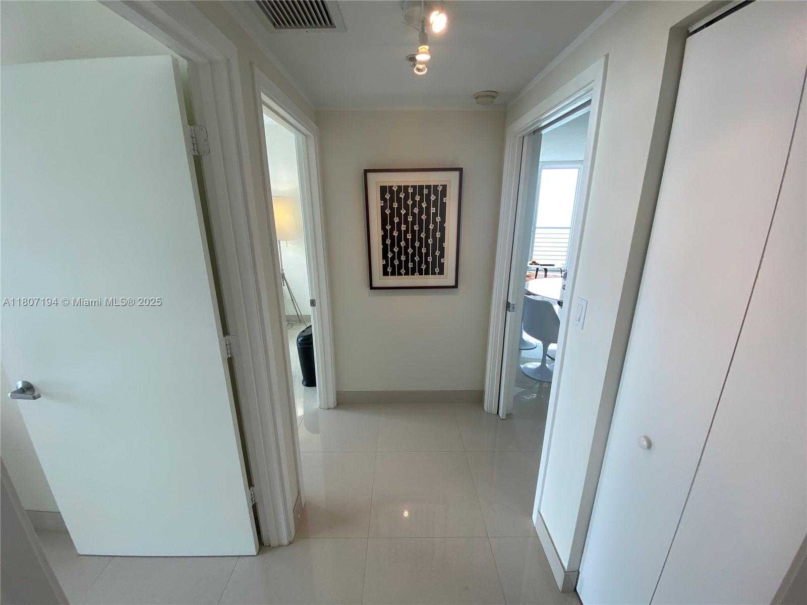 Small Image of 325 SOUTH BISCAYNE BLVD #3926, Miami Number 7