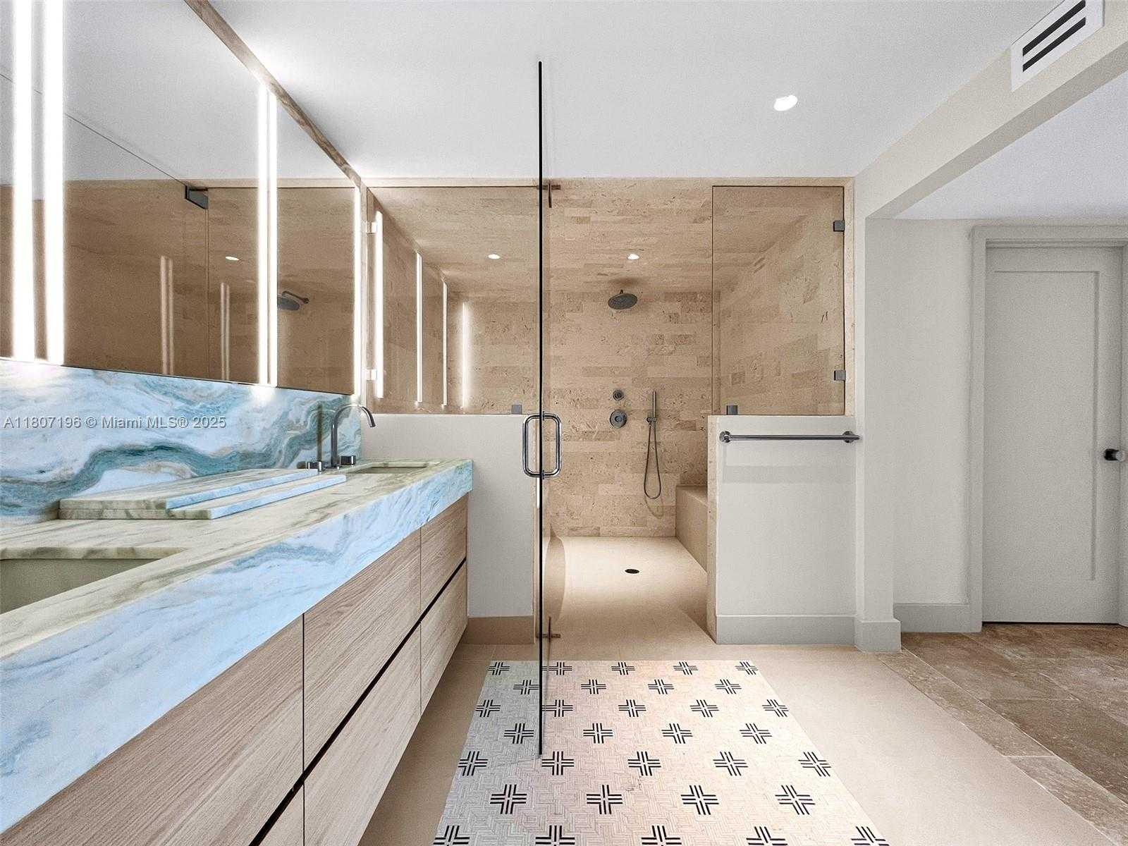 Small Image of 5600 COLLINS AVE #PH C, Miami Beach Number 11