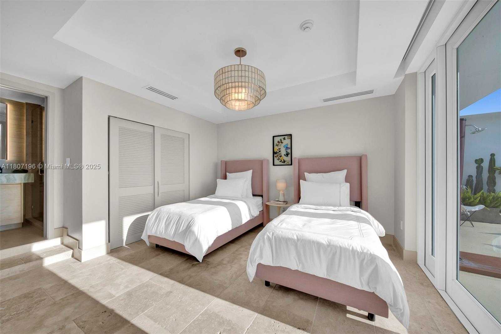 Small Image of 5600 COLLINS AVE #PH C, Miami Beach Number 16