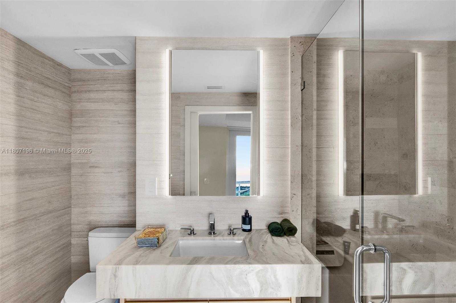 Small Image of 5600 COLLINS AVE #PH C, Miami Beach Number 17