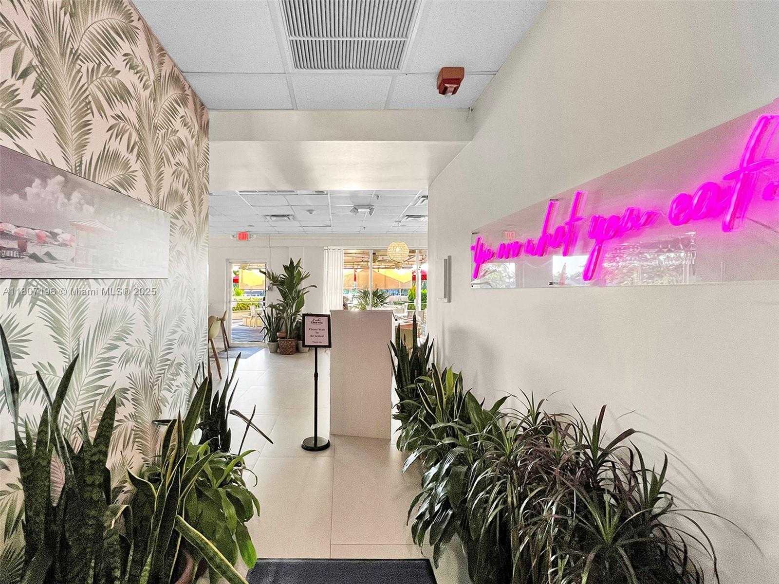 Small Image of 5600 COLLINS AVE #PH C, Miami Beach Number 24