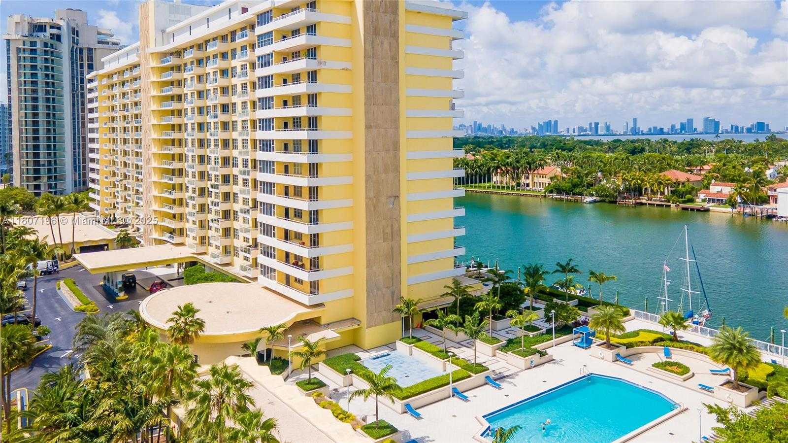 Small Image of 5600 COLLINS AVE #PH C, Miami Beach Number 27