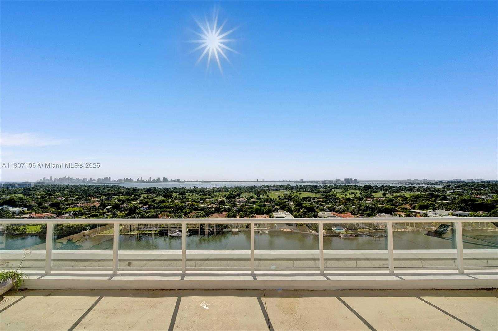 Small Image of 5600 COLLINS AVE #PH C, Miami Beach Number 4