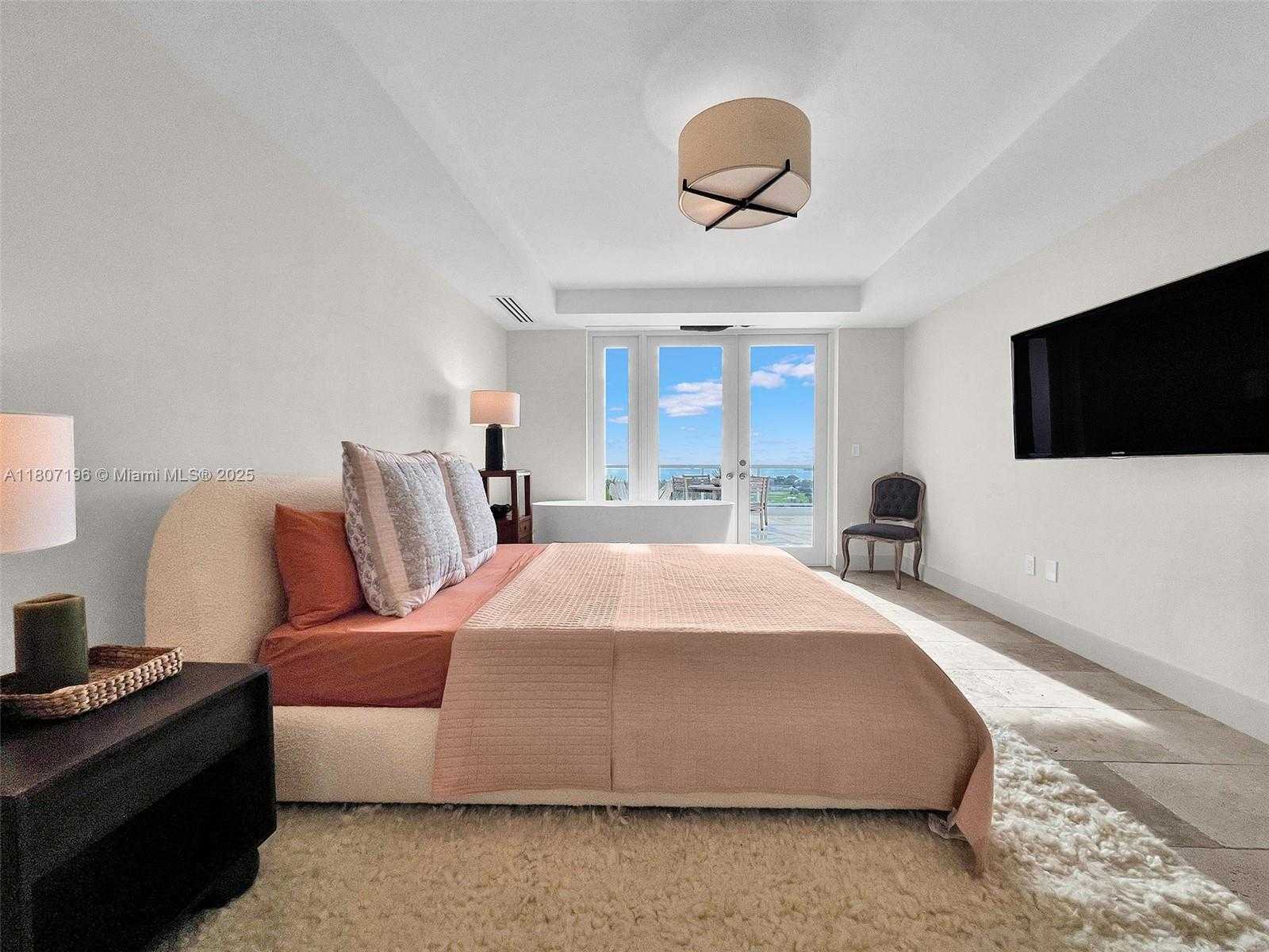 Small Image of 5600 COLLINS AVE #PH C, Miami Beach Number 8