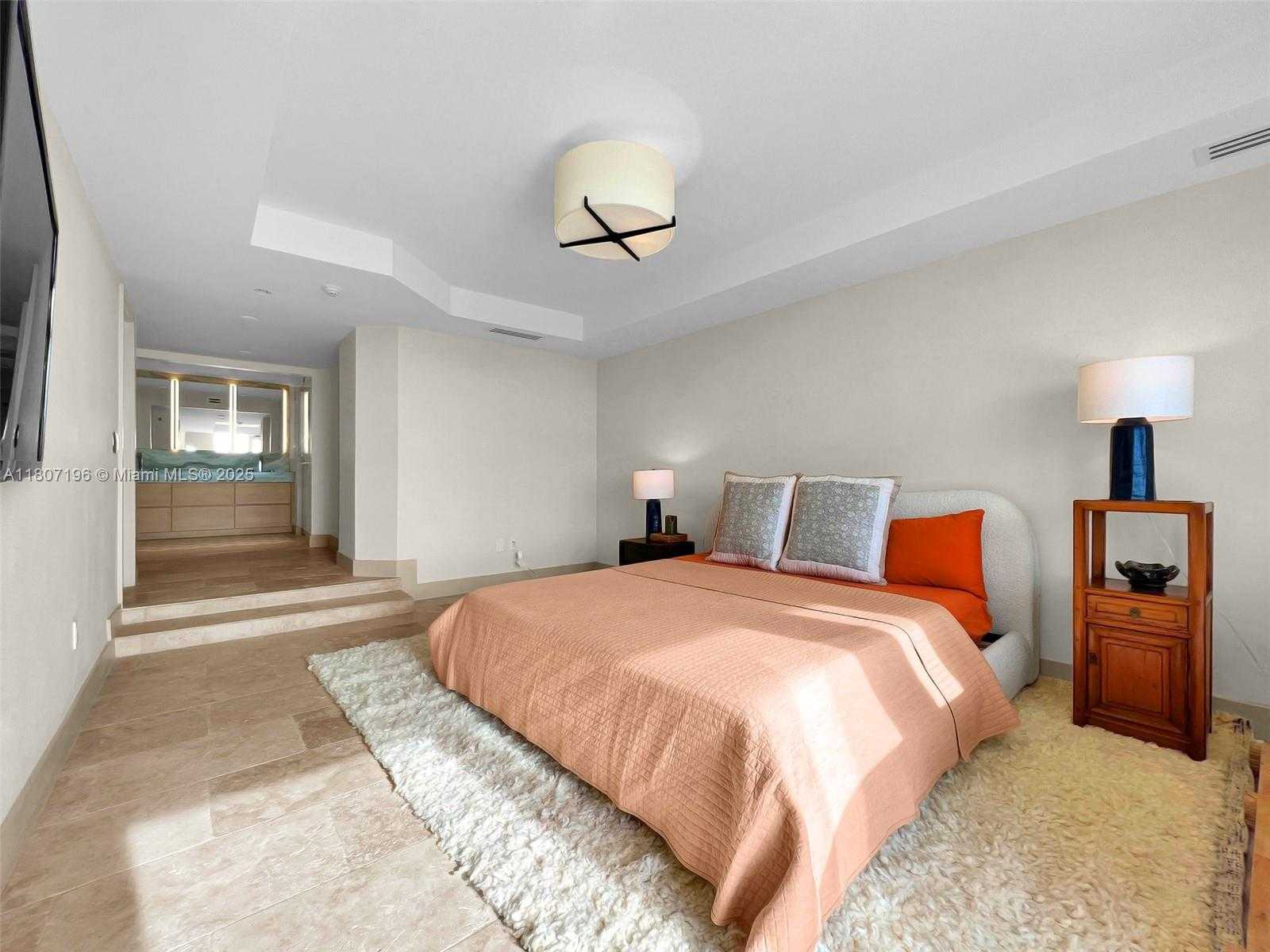 Small Image of 5600 COLLINS AVE #PH C, Miami Beach Number 9