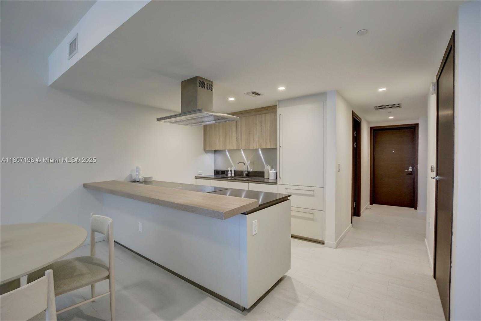 Small Image of 1000 BRICKELL PLZ #2705, Miami Number 17