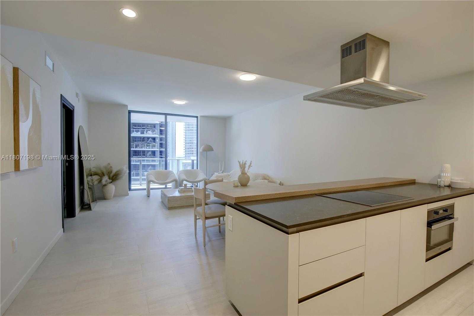 Small Image of 1000 BRICKELL PLZ #2705, Miami Number 18