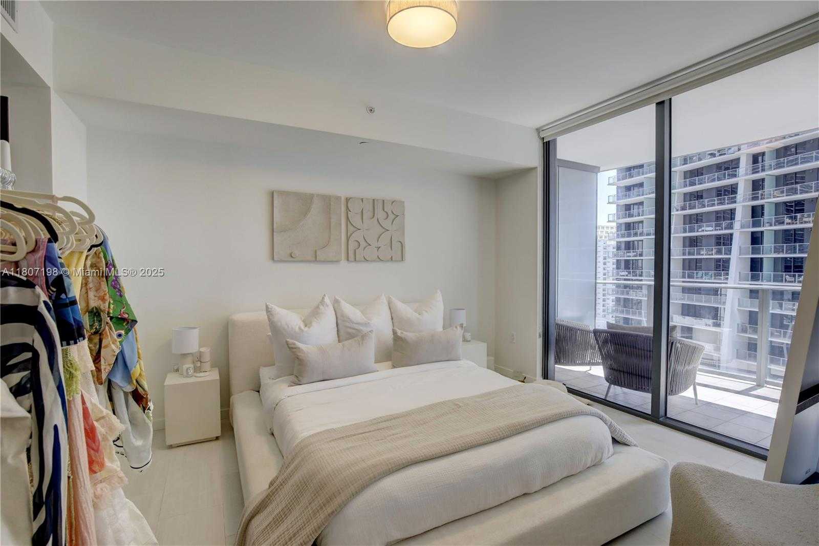 Small Image of 1000 BRICKELL PLZ #2705, Miami Number 24