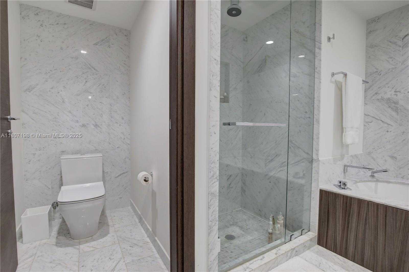 Small Image of 1000 BRICKELL PLZ #2705, Miami Number 26