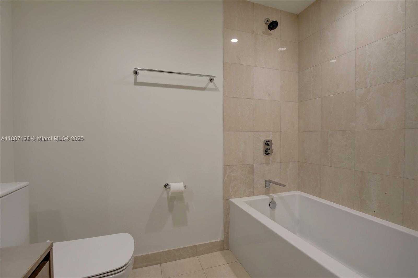 Small Image of 1000 BRICKELL PLZ #2705, Miami Number 30