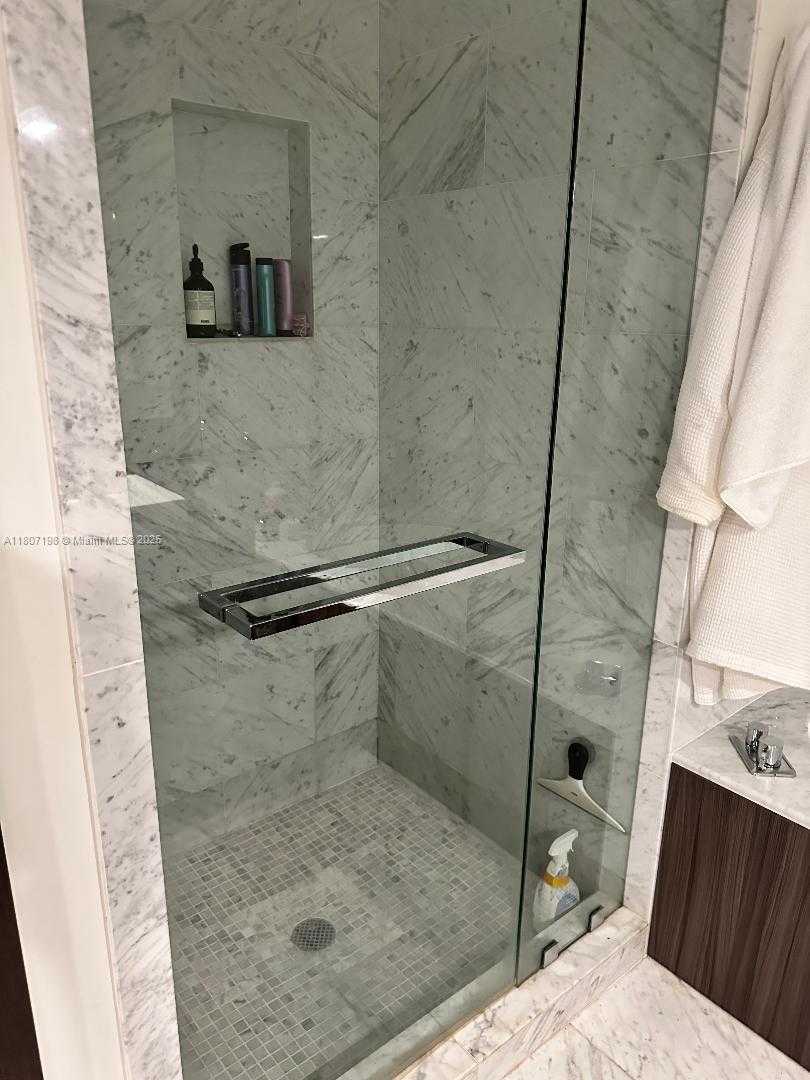 Small Image of 1000 BRICKELL PLZ #2705, Miami Number 31