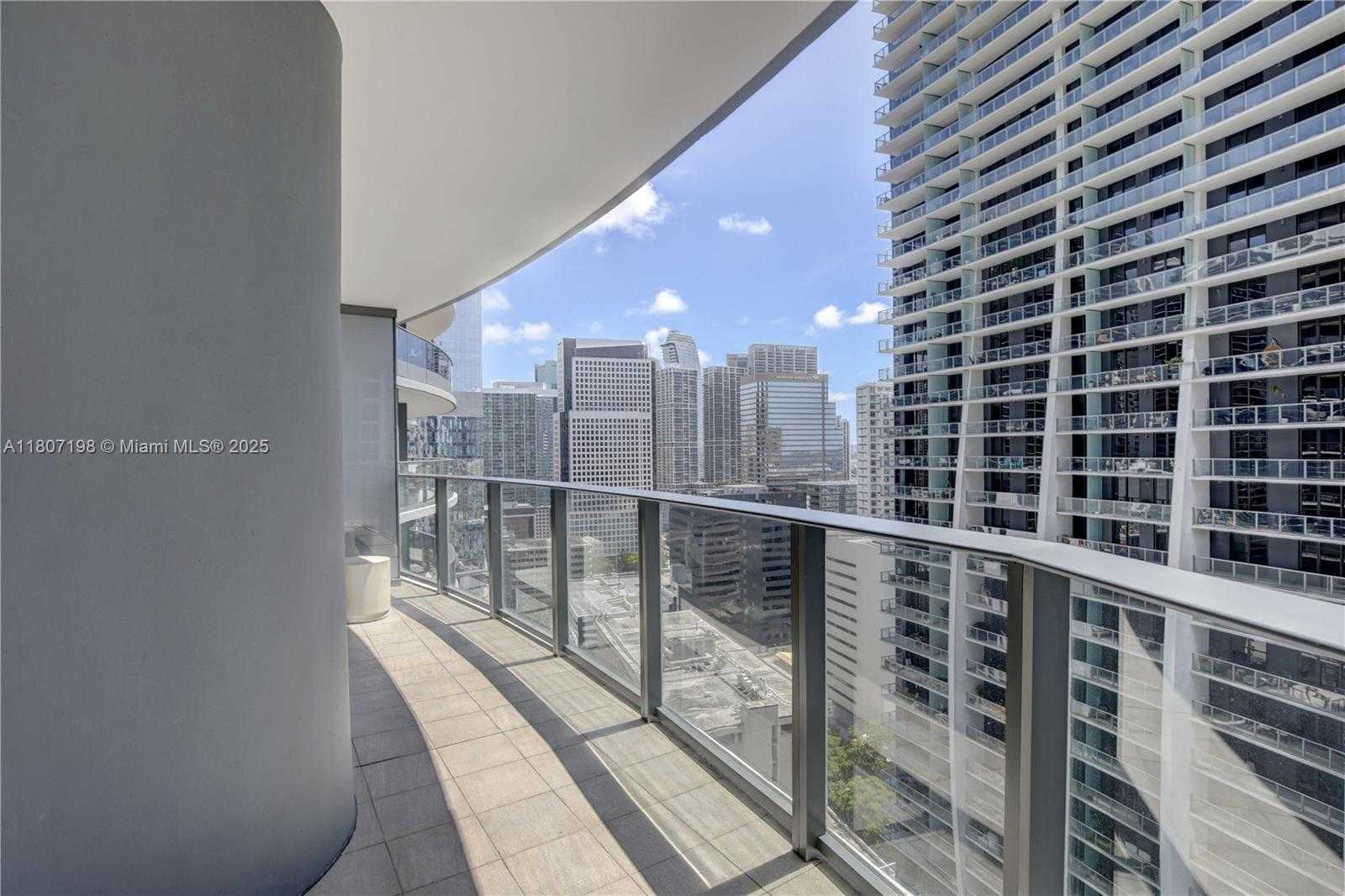 Small Image of 1000 BRICKELL PLZ #2705, Miami Number 36