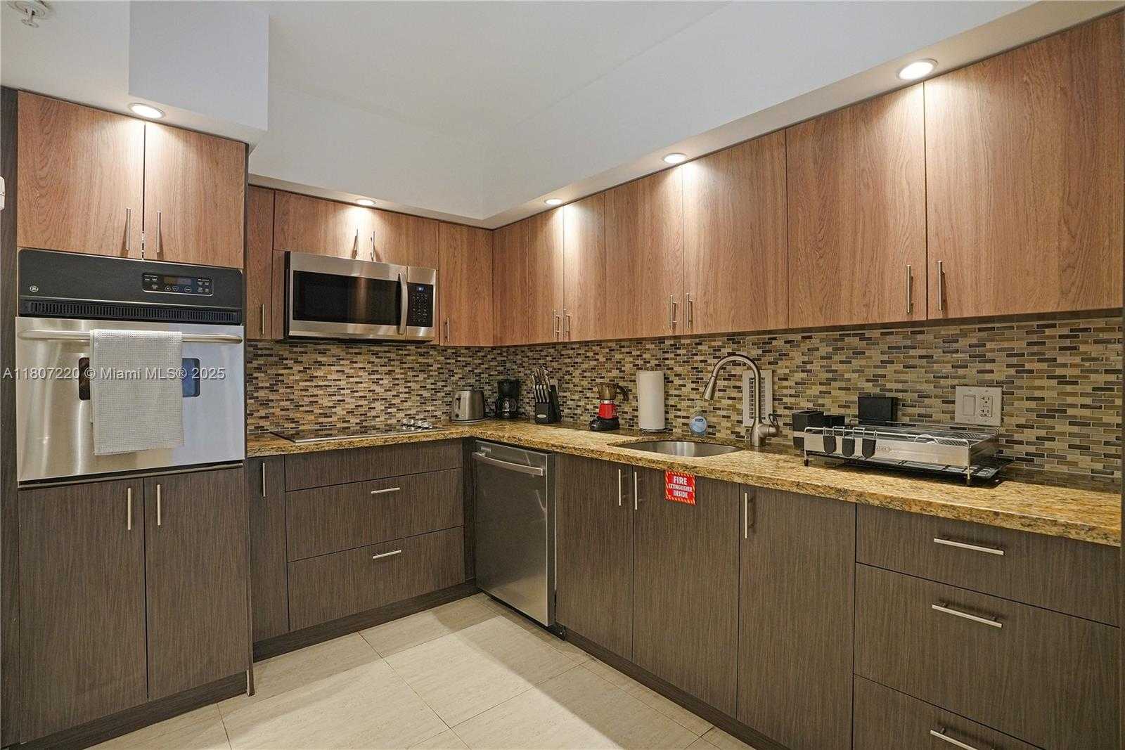 Small Image of 4001 SOUTH OCEAN DR #3P, Hollywood Number 12
