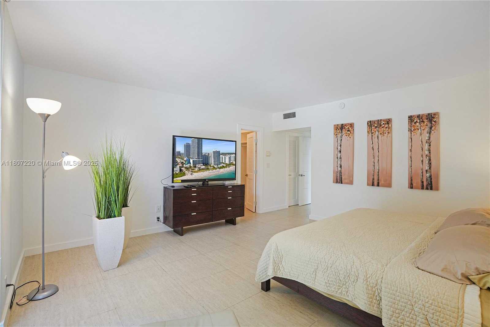 Small Image of 4001 SOUTH OCEAN DR #3P, Hollywood Number 19