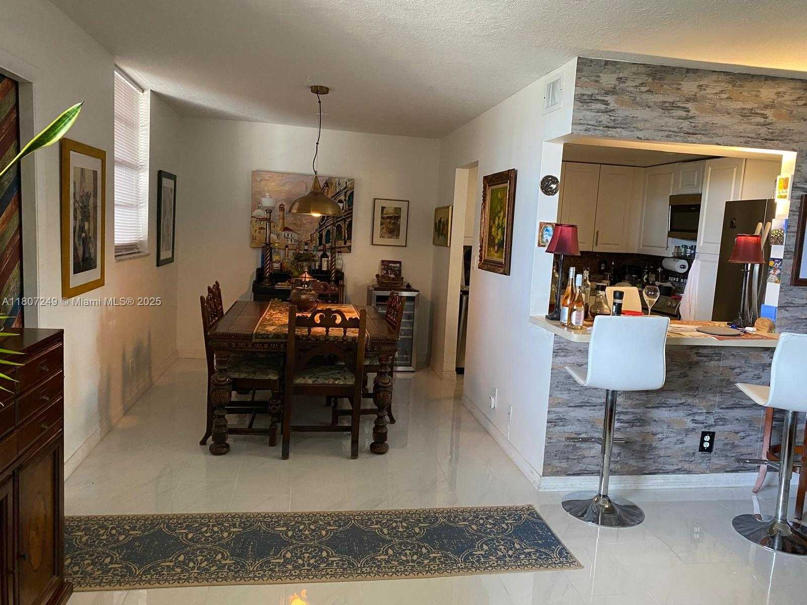 Small Image of 1811 JEFFERSON ST #607, Hollywood Number 2