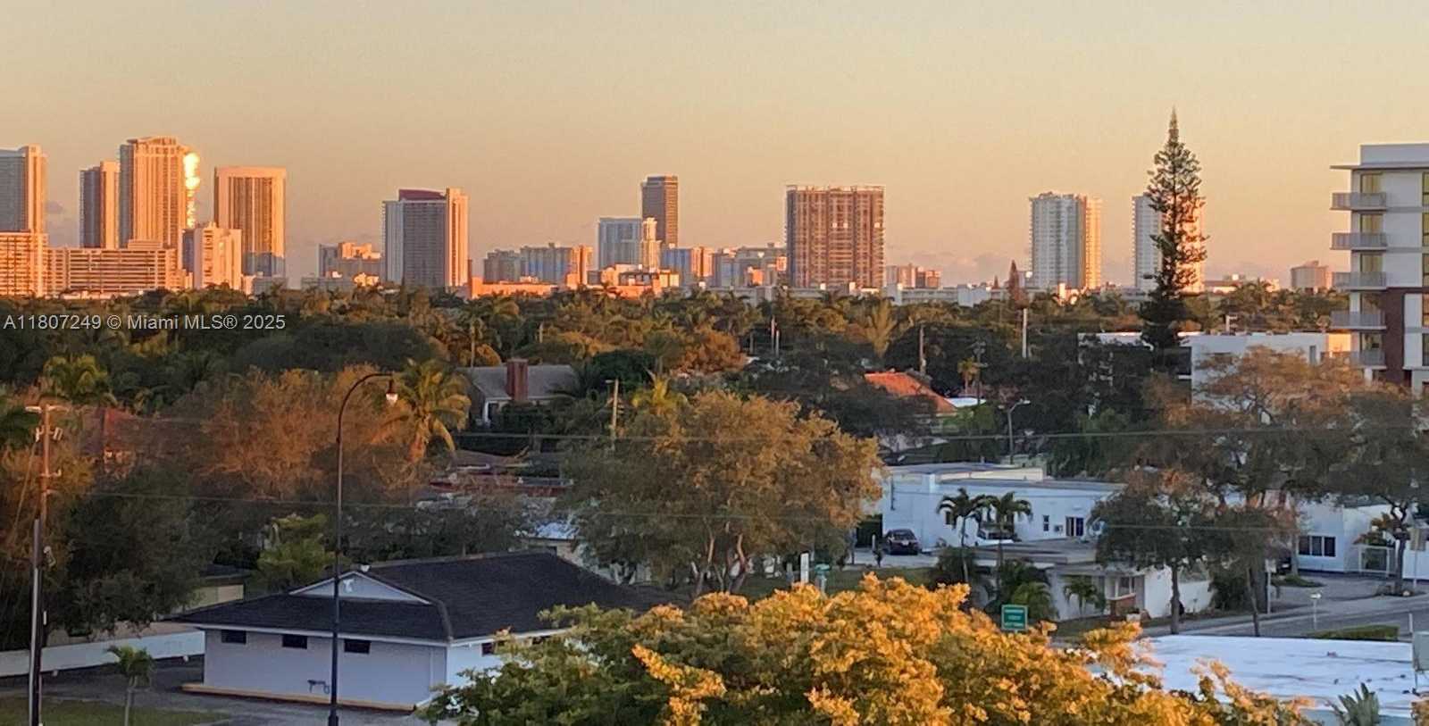 Small Image of 1811 JEFFERSON ST #607, Hollywood Number 5