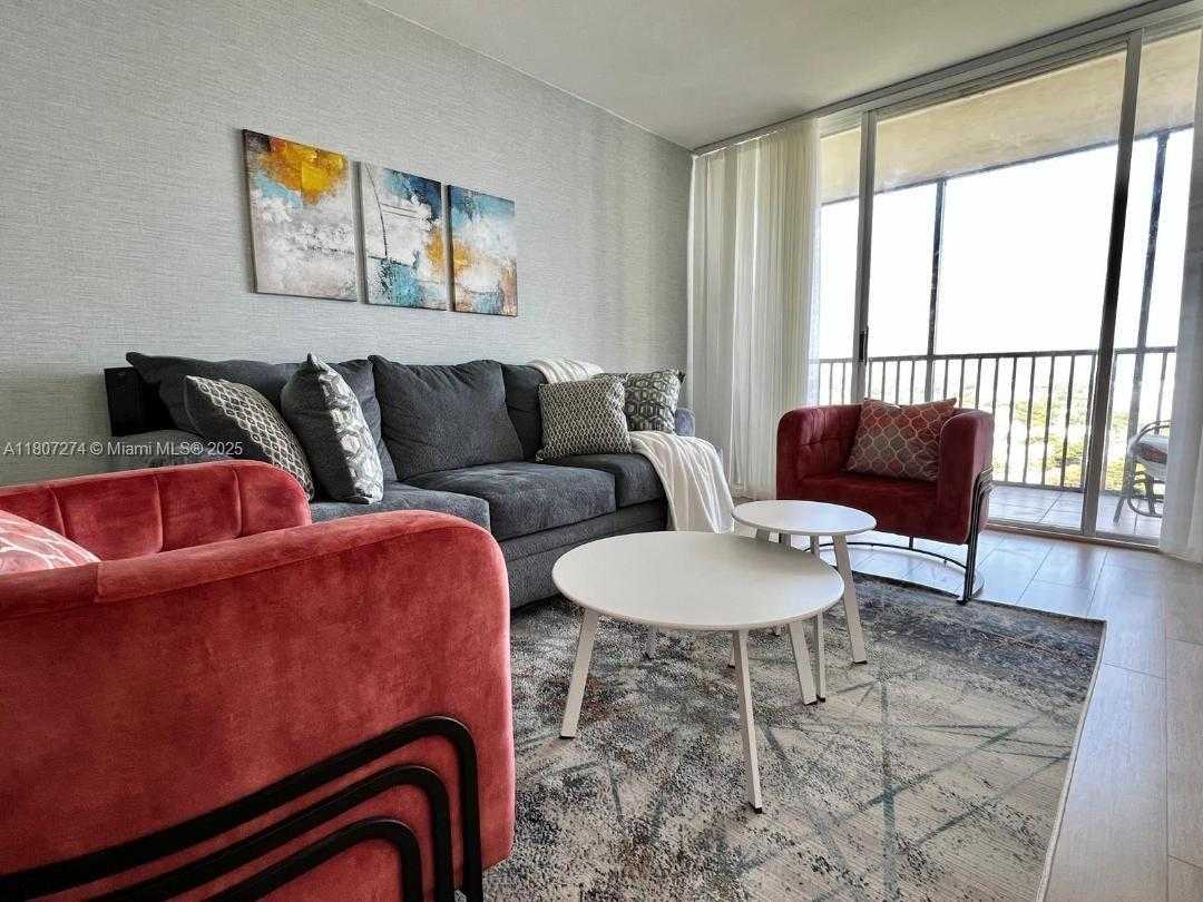 Small Image of 20335 #1801, Aventura Number 13