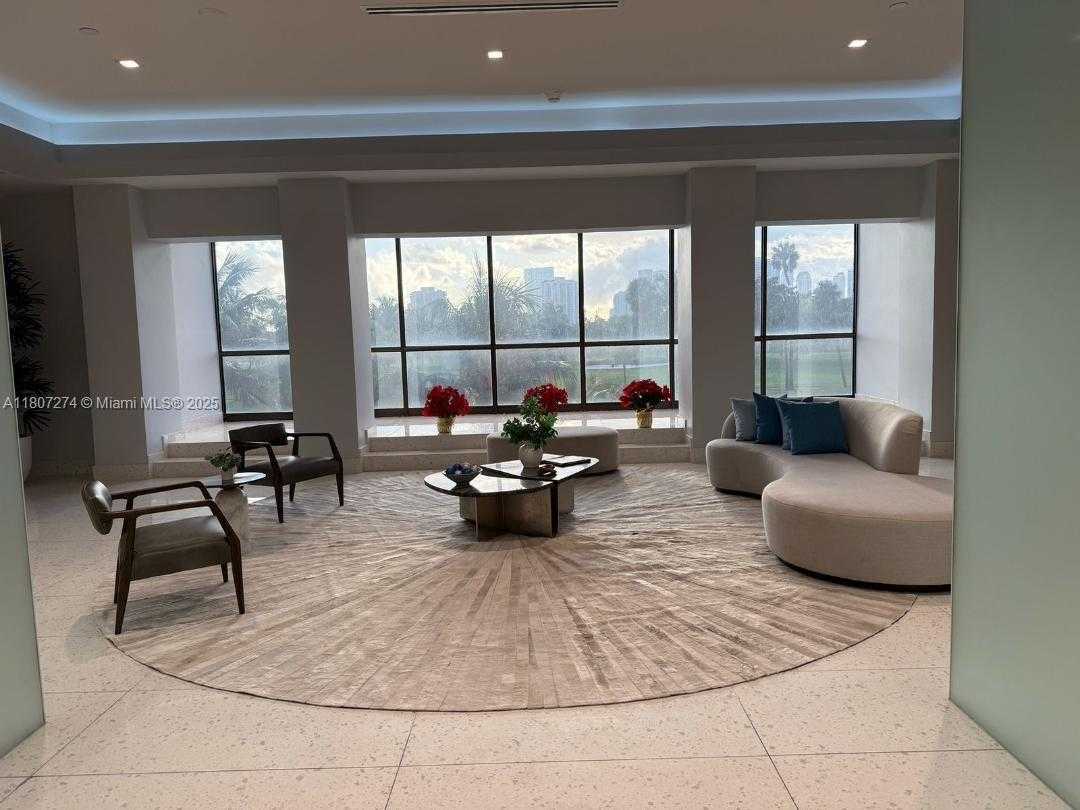 Small Image of 20335 #1801, Aventura Number 15