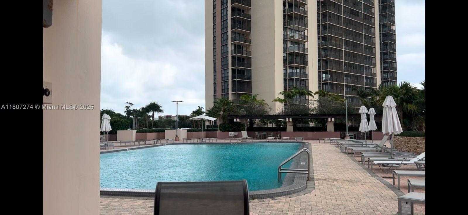 Small Image of 20335 #1801, Aventura Number 16