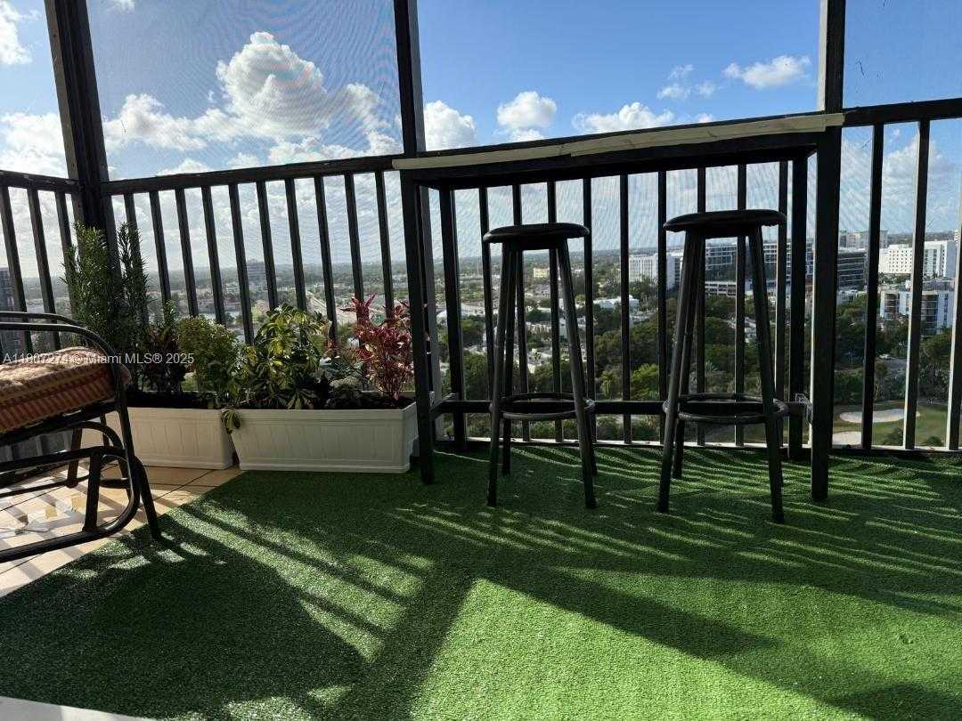 Small Image of 20335 #1801, Aventura Number 3