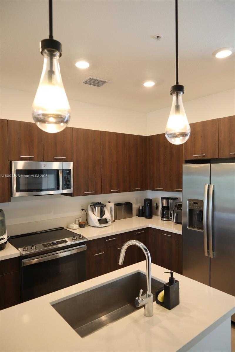 Small Image of 8201 NORTH WEST 41ST ST #D-402, Doral Number 19