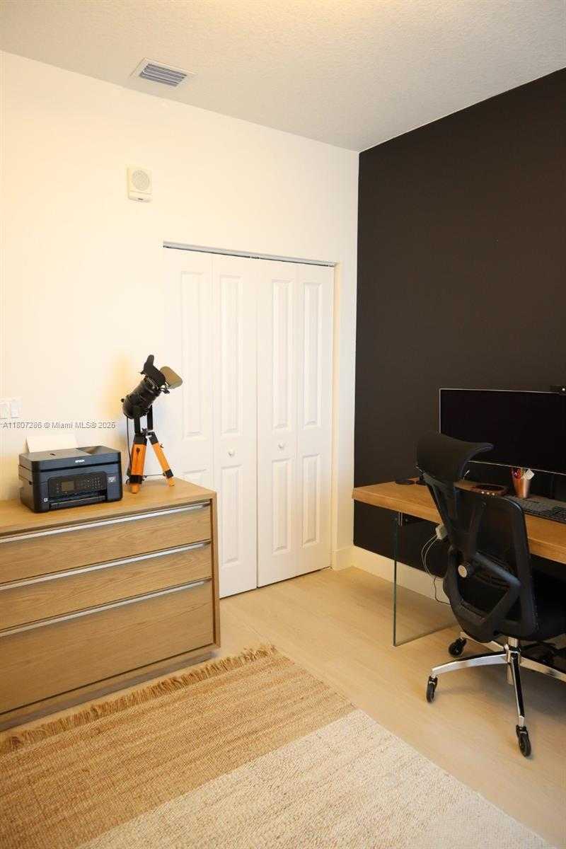 Small Image of 8201 NORTH WEST 41ST ST #D-402, Doral Number 21