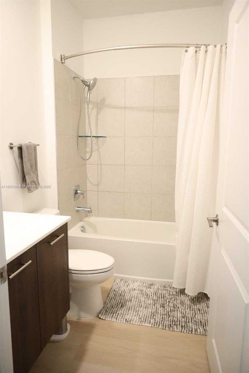 Small Image of 8201 NORTH WEST 41ST ST #D-402, Doral Number 26