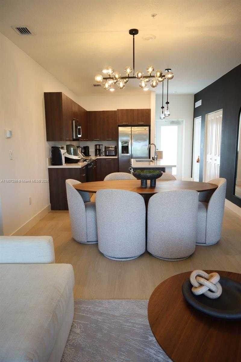 Small Image of 8201 NORTH WEST 41ST ST #D-402, Doral Number 3