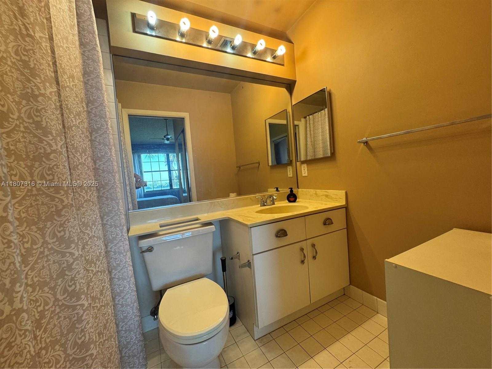 Small Image of 15569 NORTH MIAMI LAKEWAY N #204, Miami Lakes Number 14