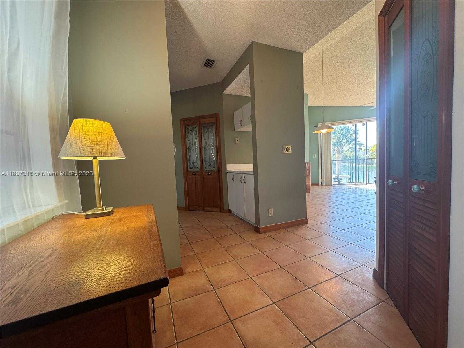 Small Image of 15569 NORTH MIAMI LAKEWAY N #204, Miami Lakes Number 18