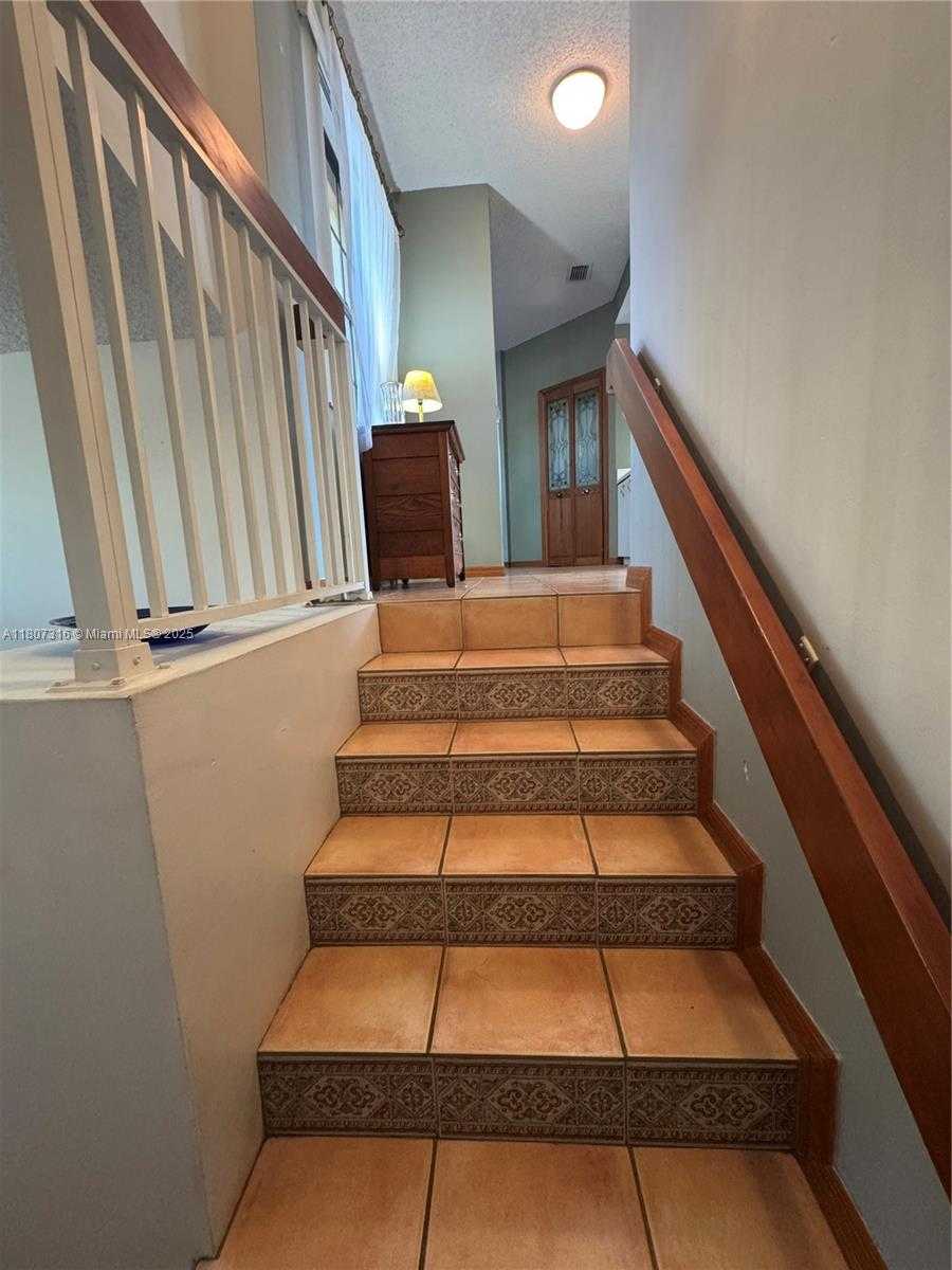 Small Image of 15569 NORTH MIAMI LAKEWAY N #204, Miami Lakes Number 19