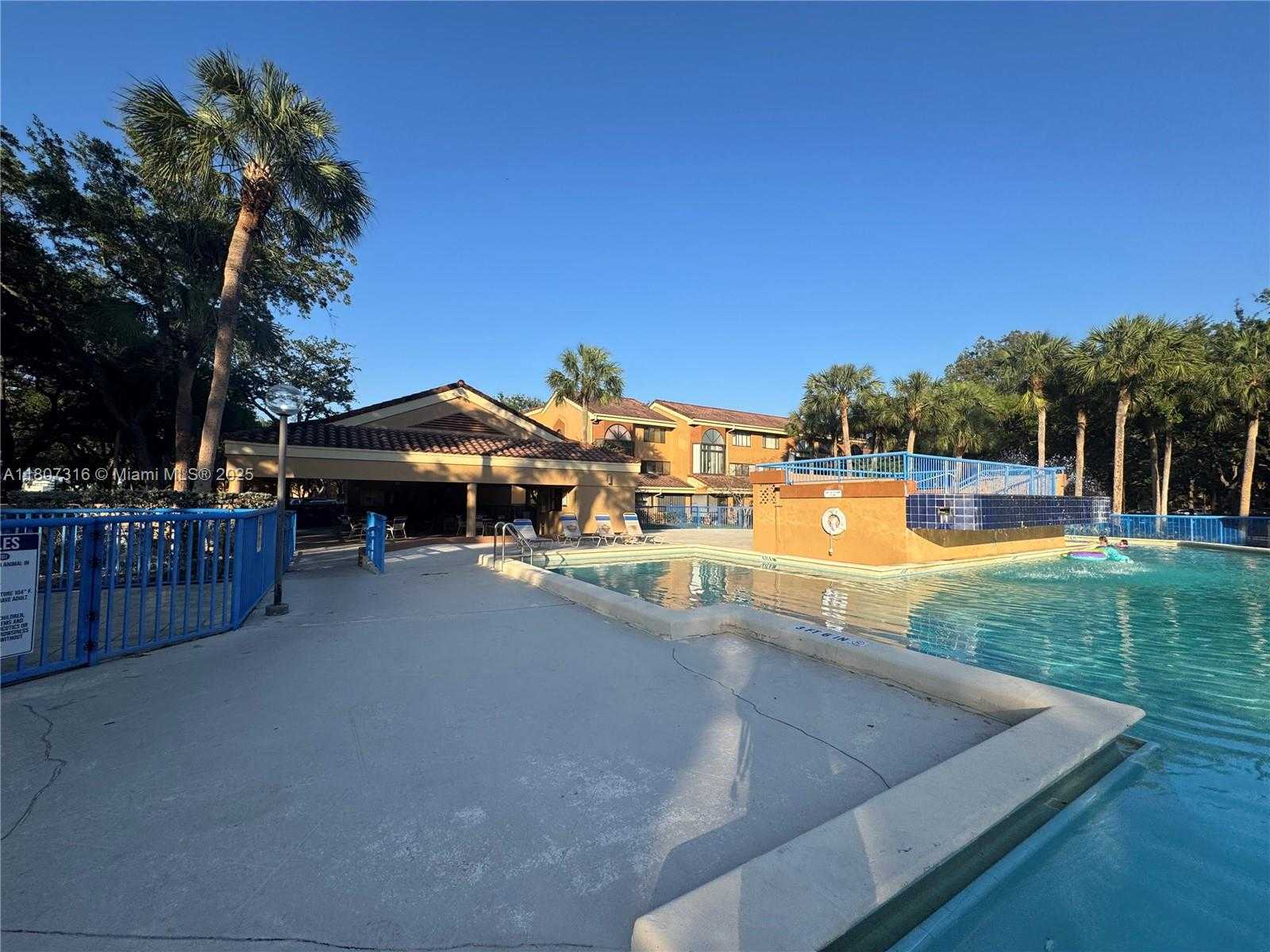 Small Image of 15569 NORTH MIAMI LAKEWAY N #204, Miami Lakes Number 25