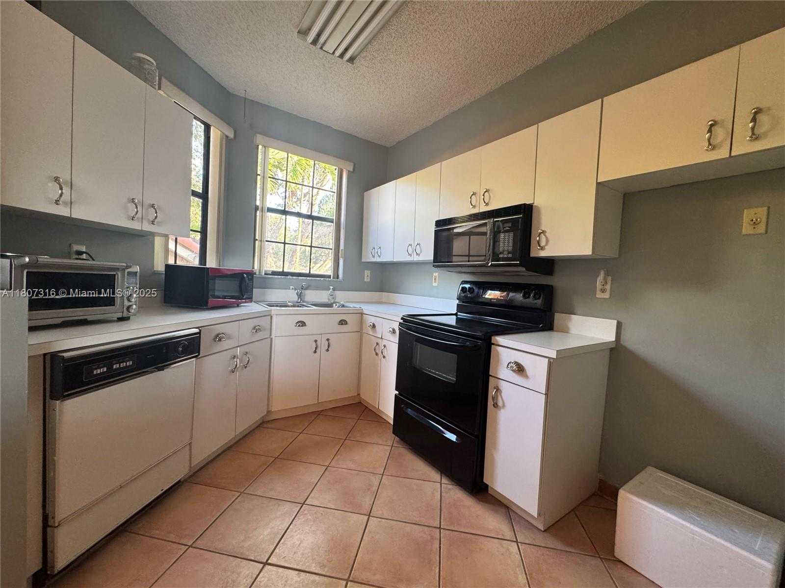 Small Image of 15569 NORTH MIAMI LAKEWAY N #204, Miami Lakes Number 8